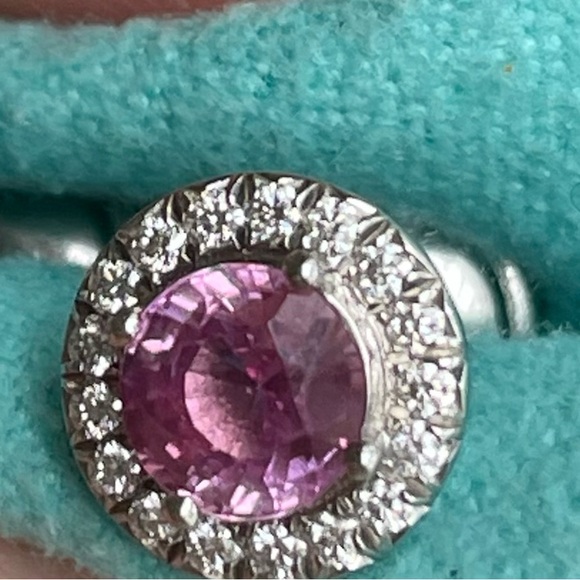 Tiffany & CO Soleste Pink Sapphire & Diamond earrings. - Picture 4 of 9